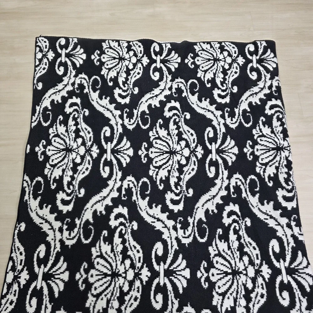 Walter E‎ Smithe Throw Blanket Damask Print Black White 56 x 50
